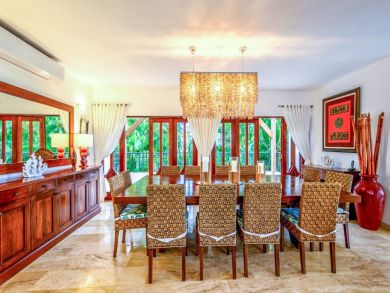 Luxury villa on Golf Course