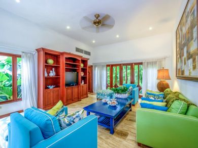 Luxury villa on Golf Course