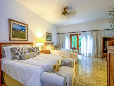 Luxury villa on Golf Course
