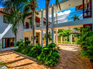 Luxury villa on Golf Course