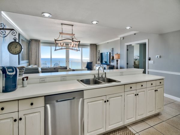 Gulf View Destin Vacation Condo Sleeps 8 Guests