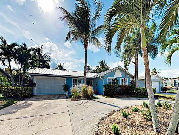 Three Bedroom Bradenton Beach Vacation Home Sleeps 8 Guests