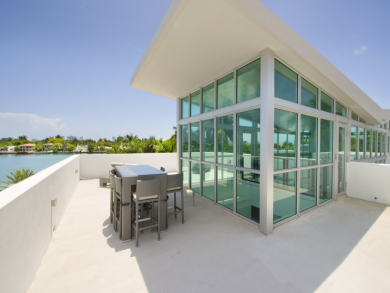 Exclusive Four Bedroom Waterfront Villa Exclusive Four Bedroom Waterfront Villa