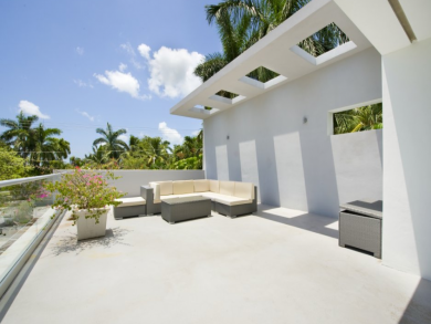 Exclusive Four Bedroom Waterfront Villa Exclusive Four Bedroom Waterfront Villa