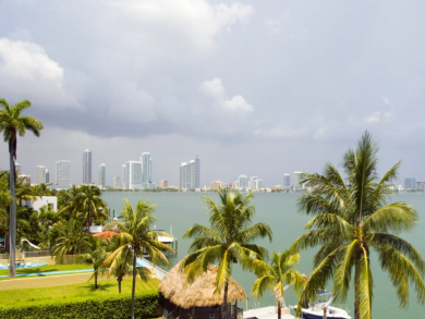 Exclusive Four Bedroom Waterfront Villa Exclusive Four Bedroom Waterfront Villa
