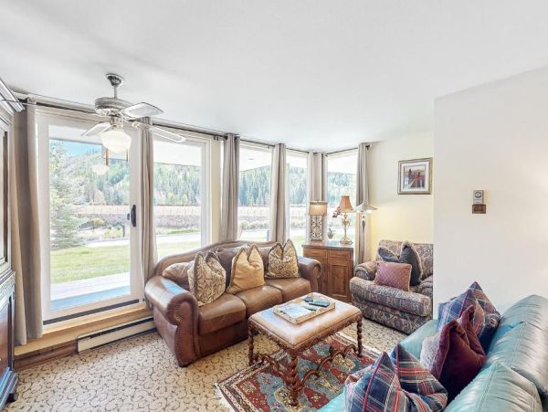 Luxurious Vail Condo Two-Bedroom with Stunning Views & Amenities