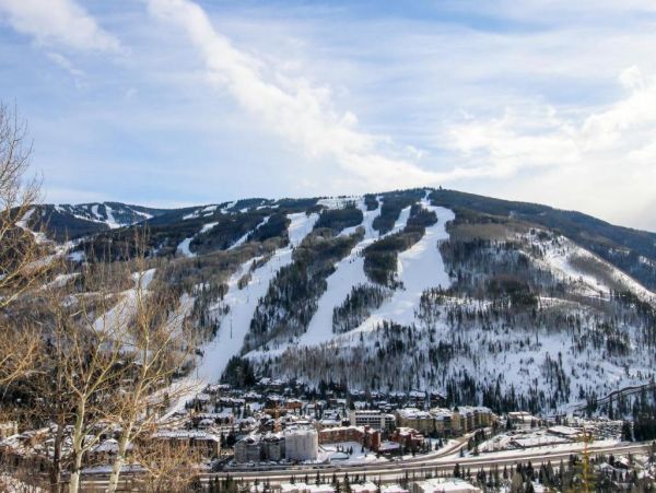 Luxurious Vail Condo Two-Bedroom with Stunning Views & Amenities