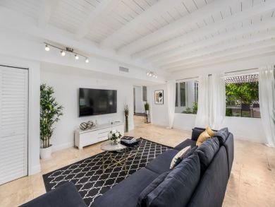 Beautiful 6 bedroom Miami Beach Home with Private Pool