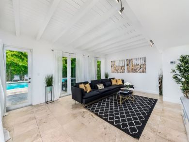 Beautiful 6 bedroom Miami Beach Home with Private Pool