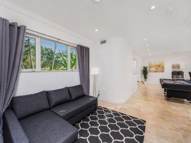 Beautiful 6 bedroom Miami Beach Home with Private Pool