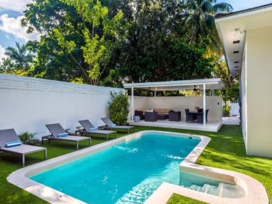 Beautiful Five Bedroom in Miami Shores!