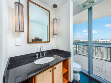 Miami Beach Condo 946277