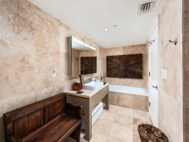 Miami Beach Condo 946280