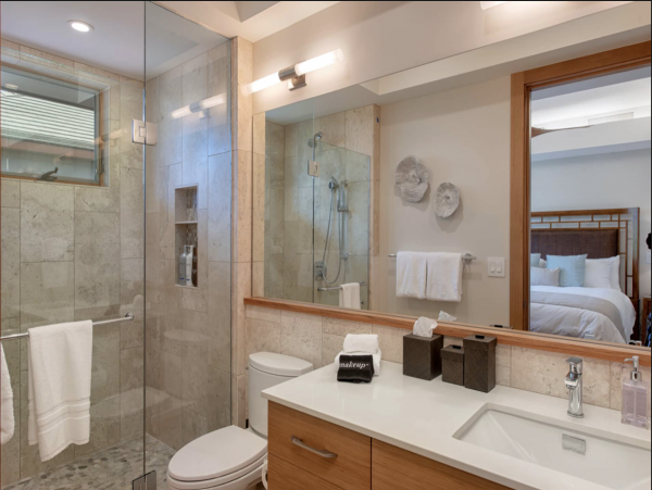 Fabulous Modern 4 Bedroom Home with Private Pool