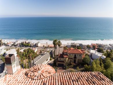 Malibu Oceanfront Three Bedroom Luxury Rental Home