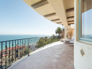 Malibu Oceanfront Three Bedroom Luxury Rental Home