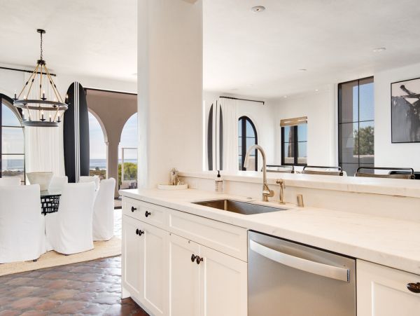 Oceanfront Posh Four Bedroom Vacation Pool Home in Malibu