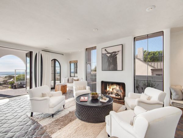 Oceanfront Posh Four Bedroom Vacation Pool Home in Malibu