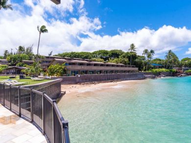 Two Bedroom Beachfront Vacation Condo in Kahana Sleeps 6