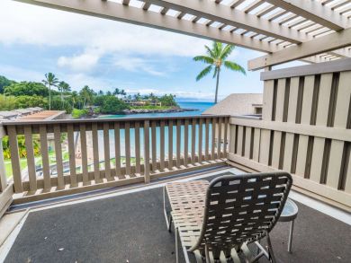 Two Bedroom Beachfront Vacation Condo in Kahana Sleeps 6