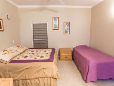 Two Bedroom Beachfront Vacation Condo in Kahana Sleeps 6