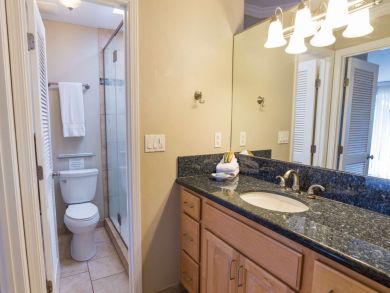 Two Bedroom Beachfront Vacation Condo in Kahana Sleeps 6