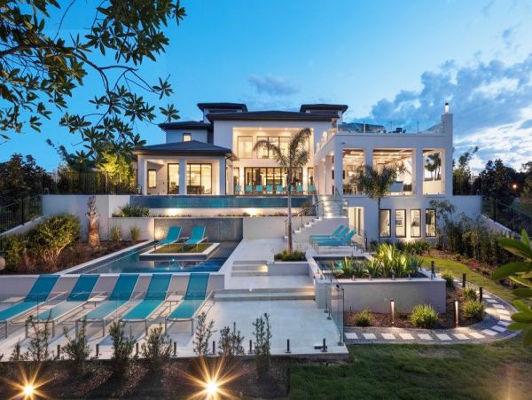 Stunning Reunion Vacation Home 15 Bedrooms with Pool
