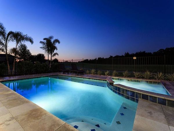 Golf Course View Five Bedroom Rental Home in Orlando