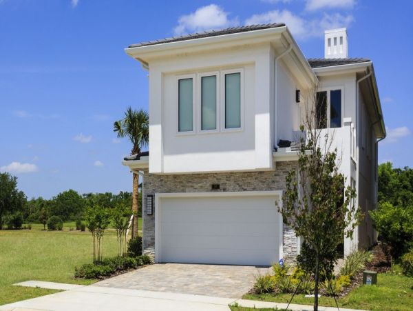 Golf Course View Five Bedroom Rental Home in Orlando