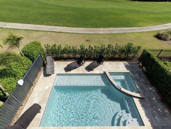 Golf Course View Five Bedroom Rental Home in Orlando