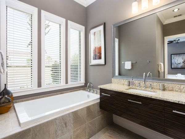 Golf Course View Five Bedroom Rental Home in Orlando