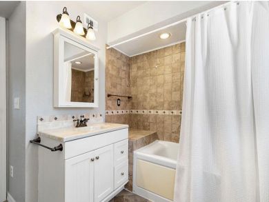 St. Petes Family Friendly Pool Home - Close to Beaches St. Petes Family Friendly Pool Home - Close to Beaches