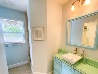 Holmes Beach 2 Bedroom Vacation Rental Home Walk to Beach