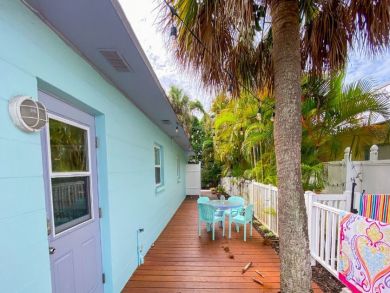 Holmes Beach 2 Bedroom Vacation Rental Home Walk to Beach