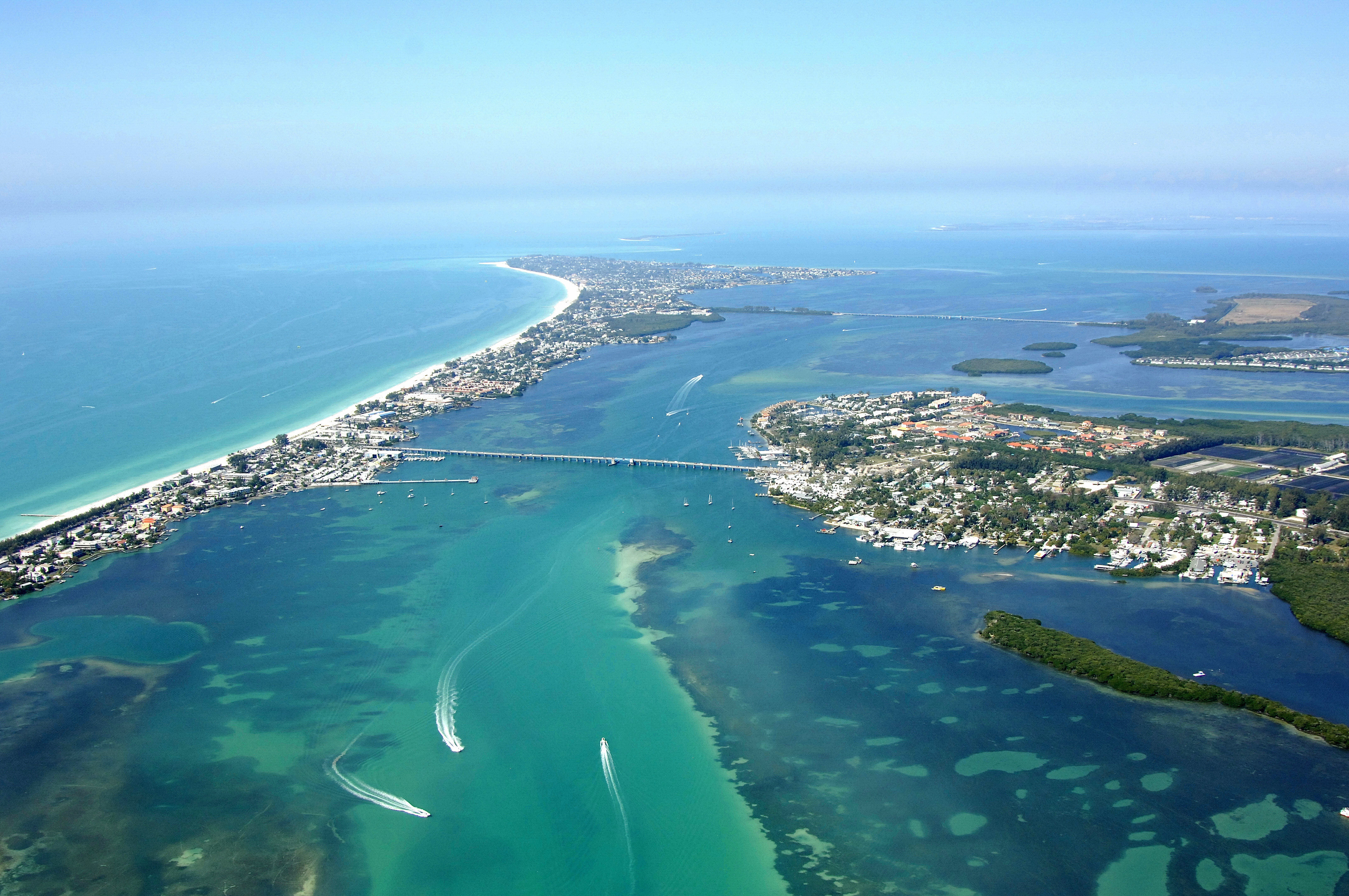 Holmes Beach 2 Bedroom Vacation Rental Home Walk to Beach
