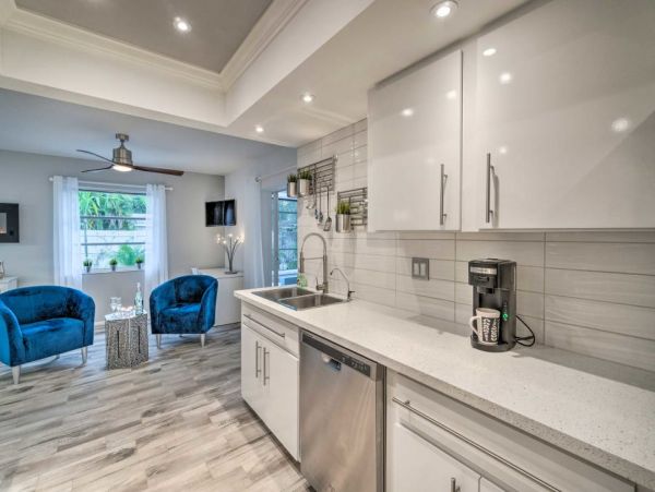 Luxury Venice Vacation Pool Home 3 Bedrooms Sleeps 6 Guests