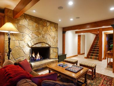 Deluxe 6 Bedroom with Mountain Views and Indirect Ski Access Deluxe 6 Bedroom with Mountain Views and Indirect Ski Access
