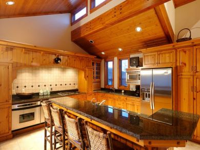 Deluxe 6 Bedroom with Mountain Views and Indirect Ski Access Deluxe 6 Bedroom with Mountain Views and Indirect Ski Access