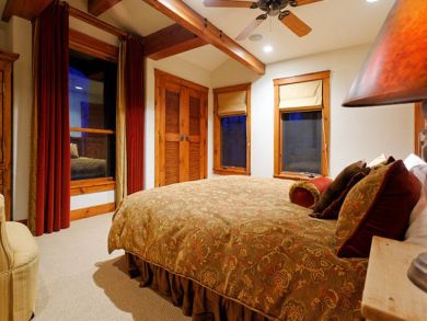 Deluxe 6 Bedroom with Mountain Views and Indirect Ski Access Deluxe 6 Bedroom with Mountain Views and Indirect Ski Access
