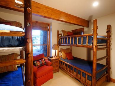 Deluxe 6 Bedroom with Mountain Views and Indirect Ski Access Deluxe 6 Bedroom with Mountain Views and Indirect Ski Access