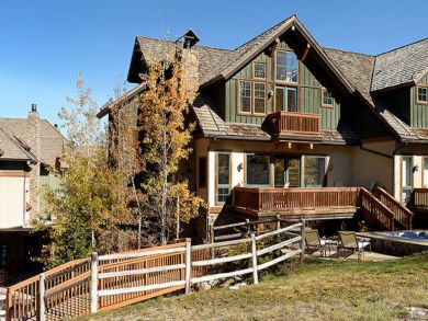 Private Townhome with Great Amenities Private Townhome with Great Amenities