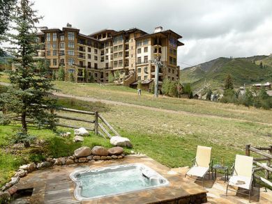 Private Townhome with Great Amenities Private Townhome with Great Amenities