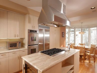 Spectacular Four Bedroom with Direct Mountain Access