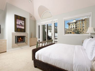 Spectacular Four Bedroom with Direct Mountain Access