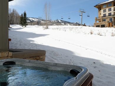 Spectacular Four Bedroom with Direct Mountain Access