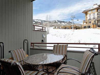 Spectacular Four Bedroom with Direct Mountain Access