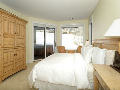 Spectacular Four Bedroom with Direct Mountain Access