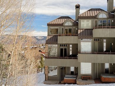 Spectacular Four Bedroom with Direct Mountain Access