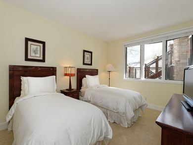 Spectacular Four Bedroom with Direct Mountain Access