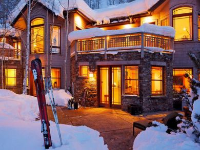 Unique Five Bedroom with Ski-in/Ski-out Access to Two Creeks Unique Five Bedroom with Ski-in/Ski-out Access to Two Creeks